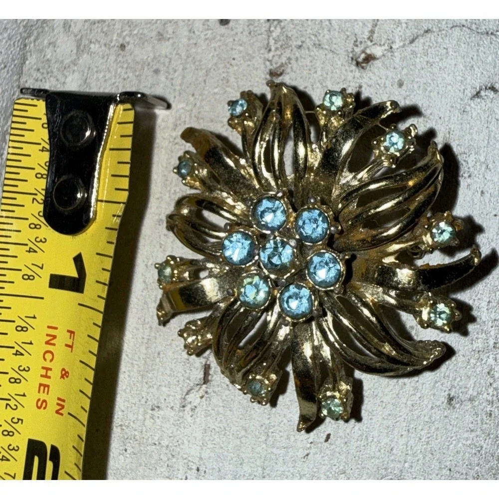 Vintage Blue Stone‎ Floral Brooch Gold Tone
